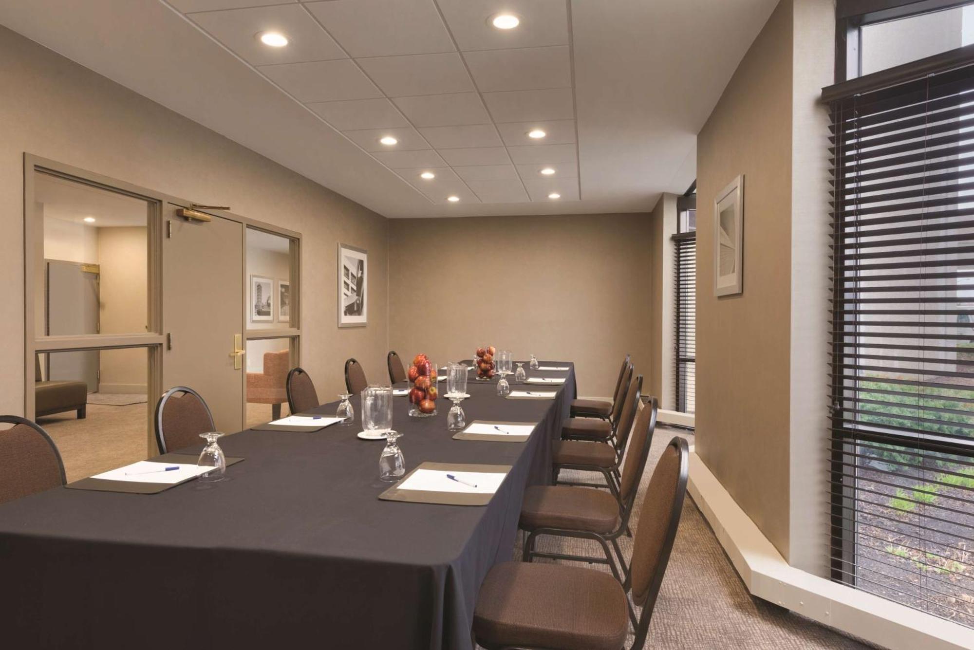 Embassy Suites By Hilton Milwaukee Brookfield Luaran gambar